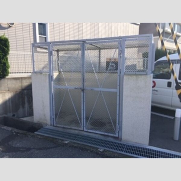 現地周辺 (ゴミ置き場)