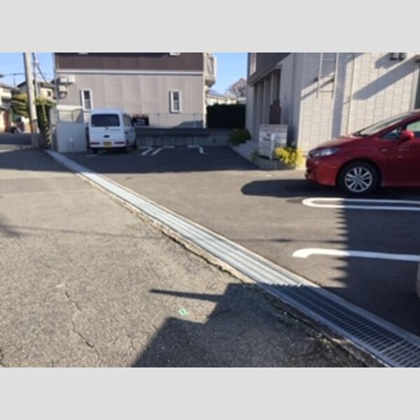 駐車場 (駐車場「)