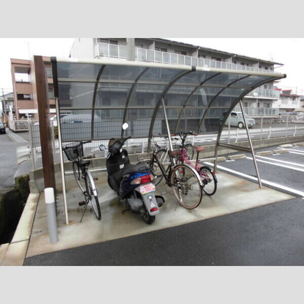 現地周辺 (駐輪場)