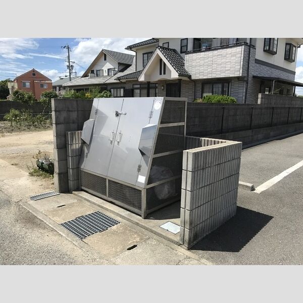 現地周辺 (ゴミステーション)