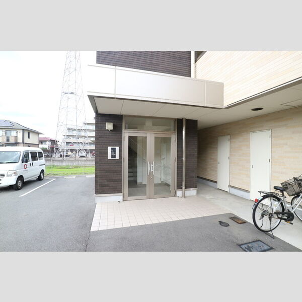 エントランス (エントランス)