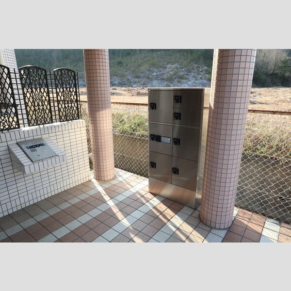 現地周辺 (宅配ボックス)