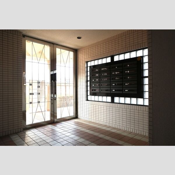 現地周辺 (ロビー　集合ポスト)