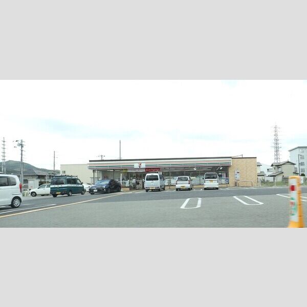 現地周辺 (セブンイレブン垣内中町店(約700m))