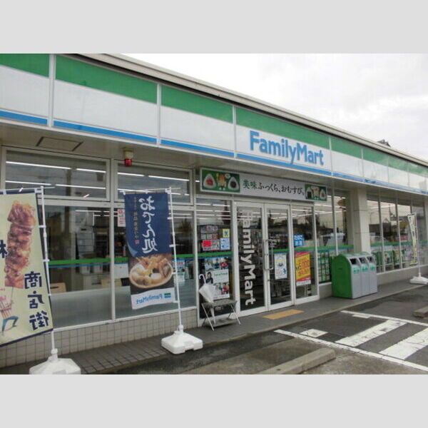 現地周辺 (ファミリーマート姫路構四丁目店(800m))
