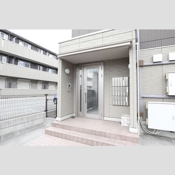 エントランス (エントランス)