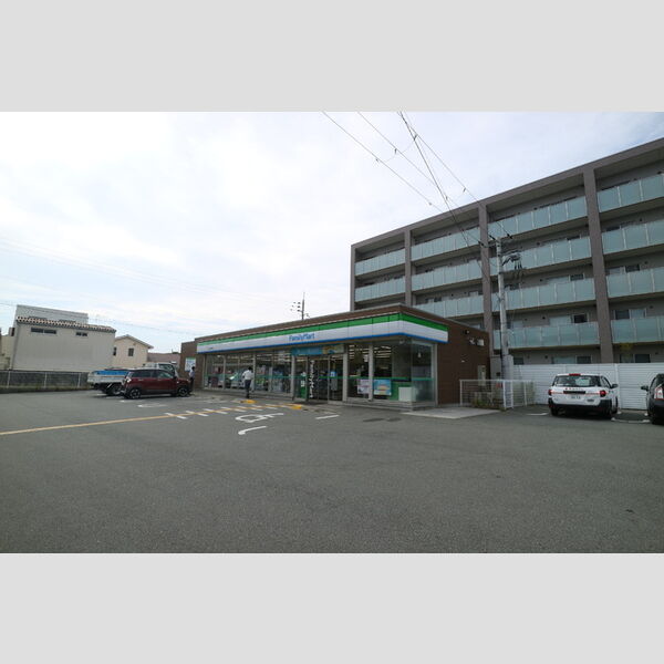 現地周辺 (ファミリーマート加古川新神野店(450m))