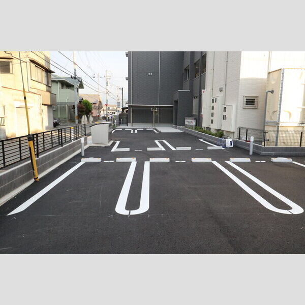 現地周辺 (駐車場)