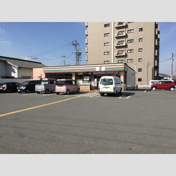 現地周辺 (セブンイレブン姫路飯田一丁目店(約106m))