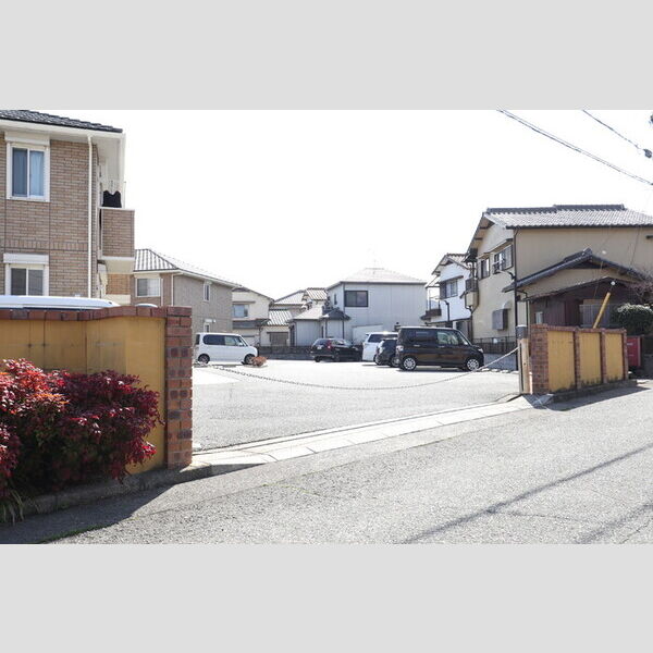 現地周辺 (駐車場チェーンゲート)