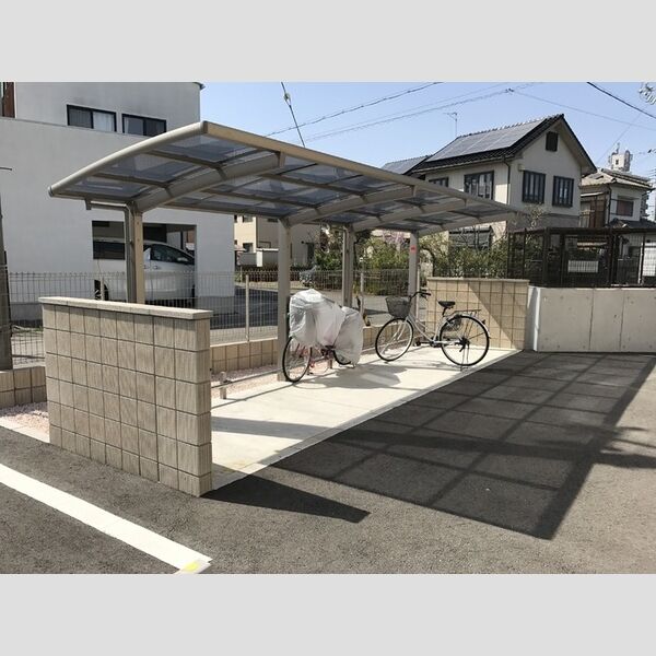 現地周辺 (駐輪場)