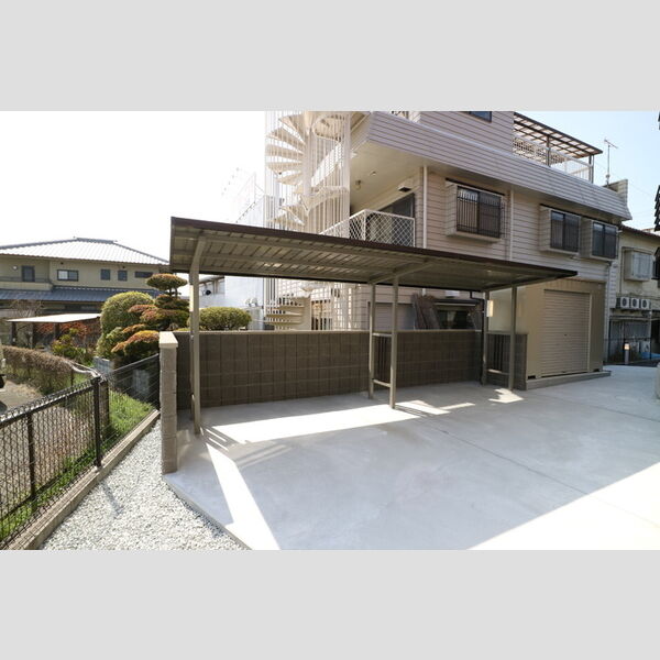 現地周辺 (駐輪場)