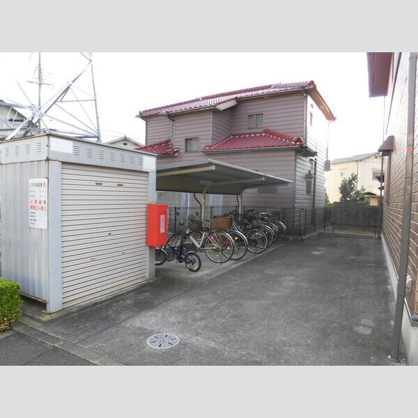 現地周辺 (駐輪場)