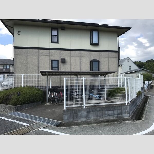 現地周辺 (駐輪場)