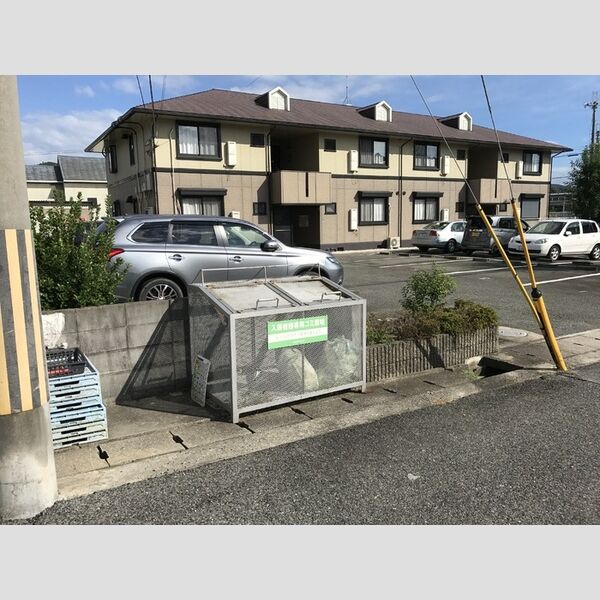 現地周辺 (ゴミ庫)
