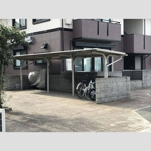 現地周辺 (駐輪場)