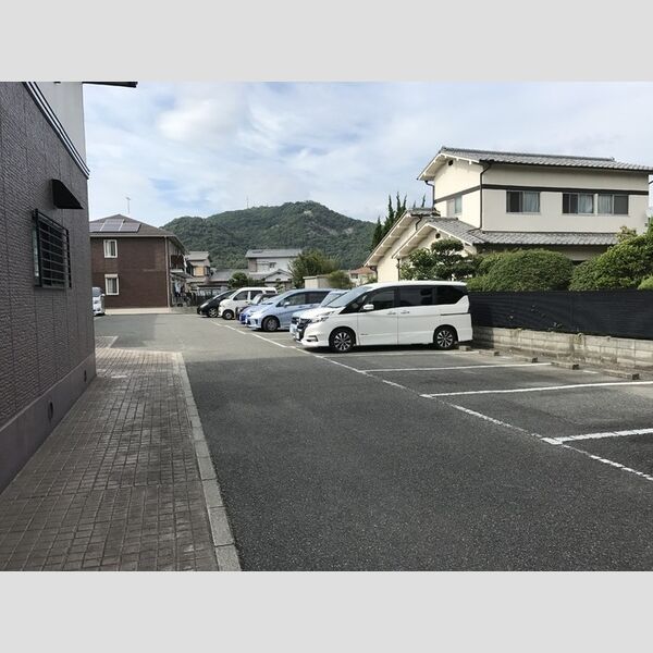 駐車場 (駐車場)