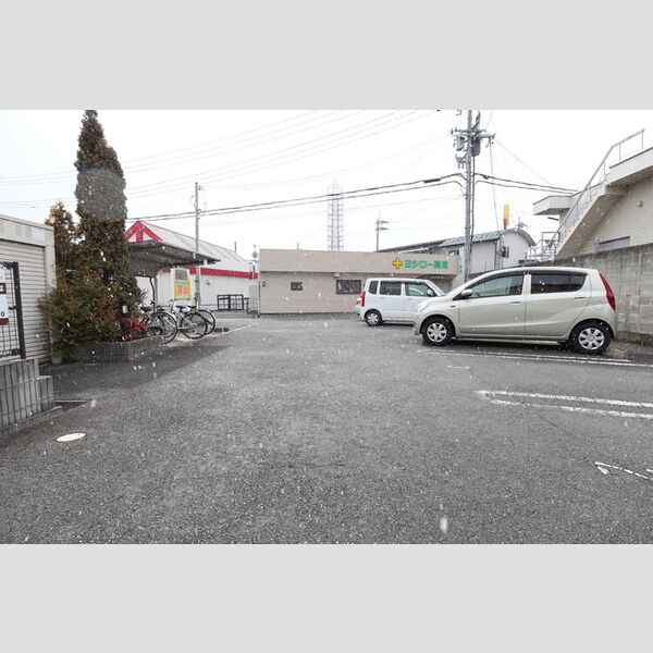 駐車場 (駐車場)