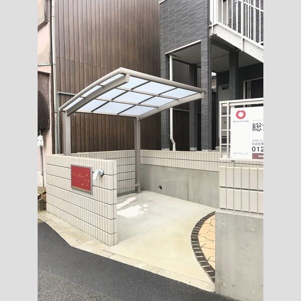 現地周辺 (駐輪場)