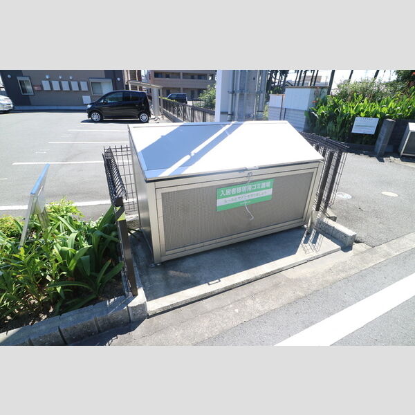 現地周辺 (ゴミステーション)