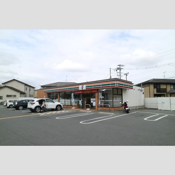 現地周辺 (セブンイレブン龍野小宅北店(355m))