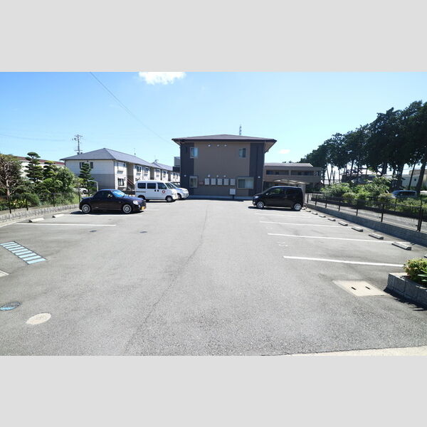 駐車場 (駐車場)