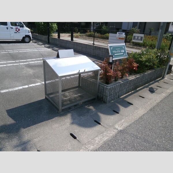 現地周辺 (ゴミステーション)