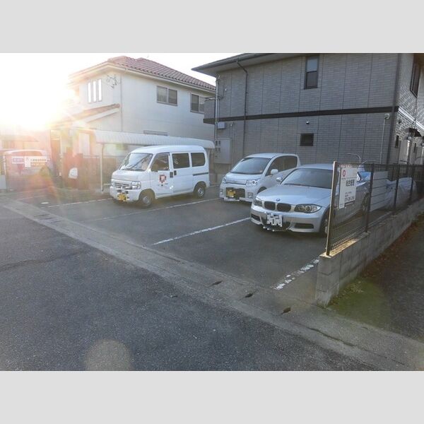駐車場 (駐車場)