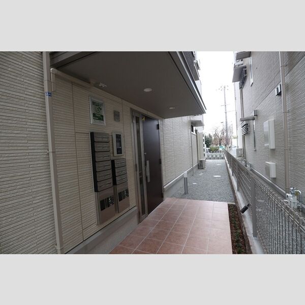 エントランス (エントランス)