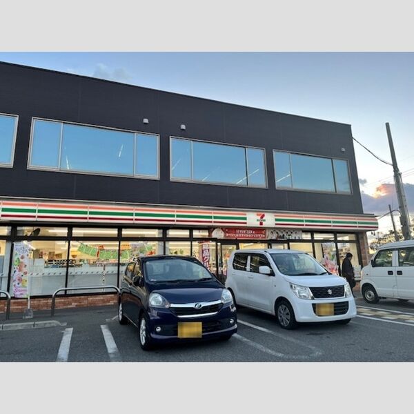 現地周辺 (セブンイレブン播磨本荘4丁目店 583m)