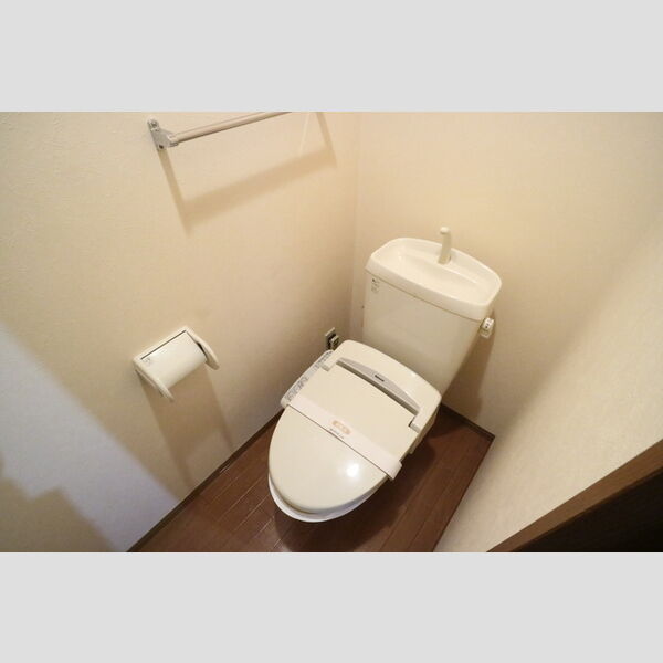 トイレ (トイレ)