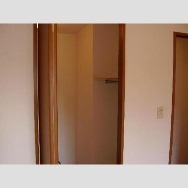 収納 (ウォークインクローゼット収納設備)