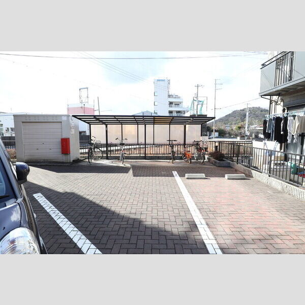 その他 (駐輪場)