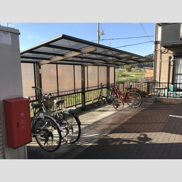 その他 (駐輪場)