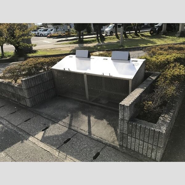 その他 (ゴミ庫)