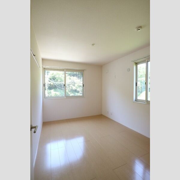 その他 (洋間)