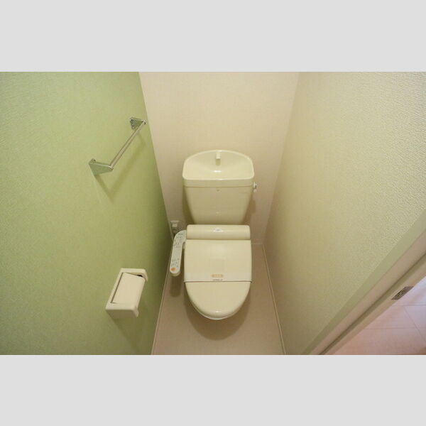 トイレ (トイレ)