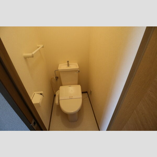 トイレ (トイレ)