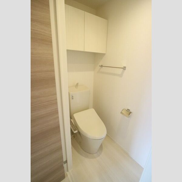 トイレ (トイレ)