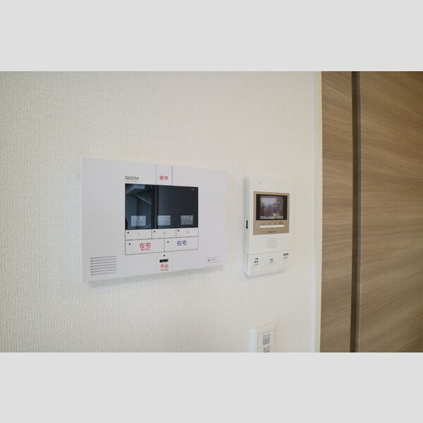 その他設備 (TVインターホン&SECOMのセキュリティ)