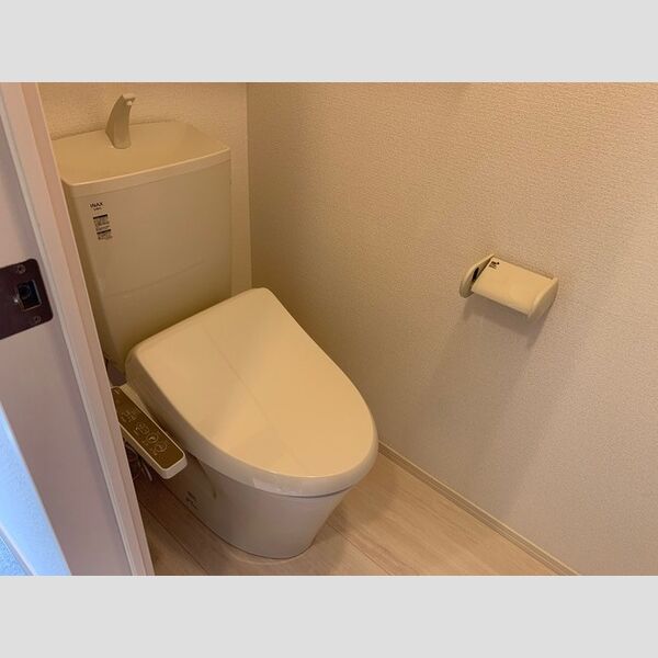 トイレ (トイレ)