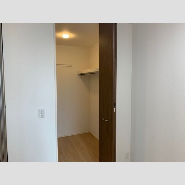 収納 (ウォークインクローゼット)