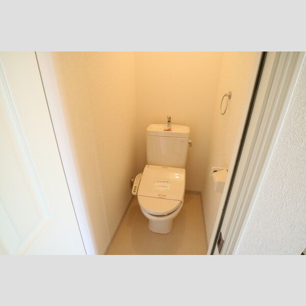 トイレ (トイレ)