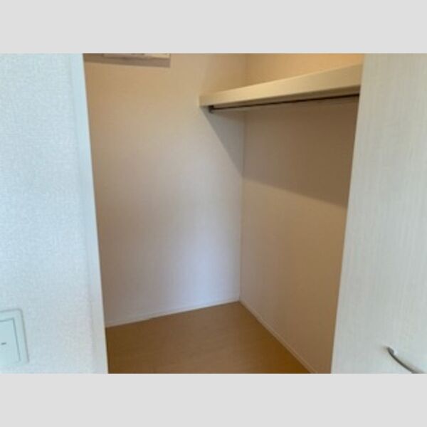 収納 (ウォークインクローゼット)