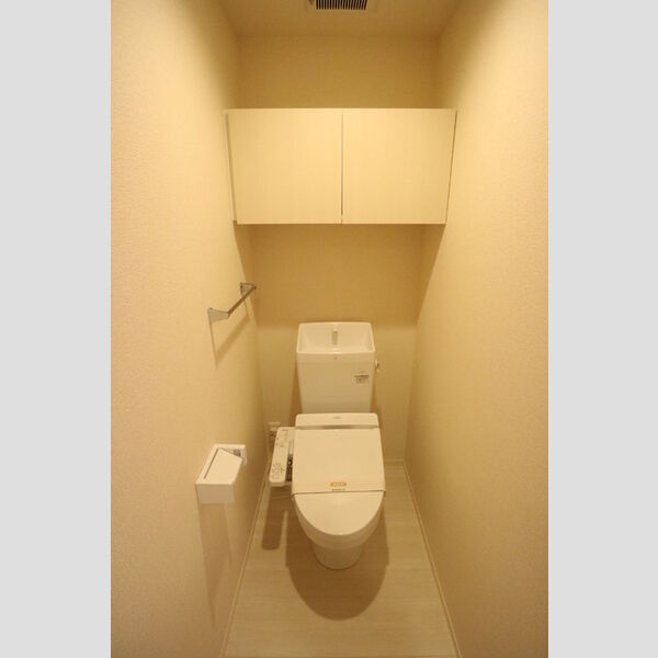 トイレ (トイレ)