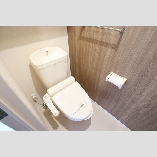 トイレ (温水洗浄暖房便座)