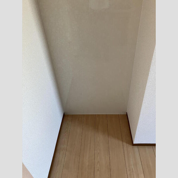 キッチン (冷蔵庫置き場)