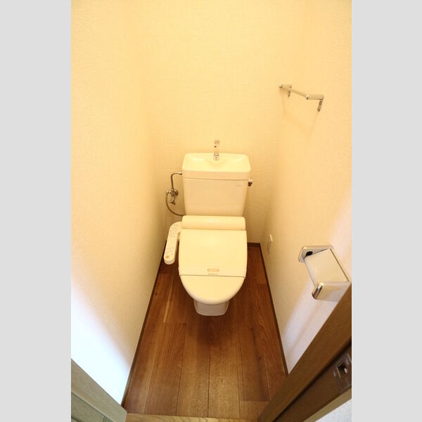 トイレ (トイレ)