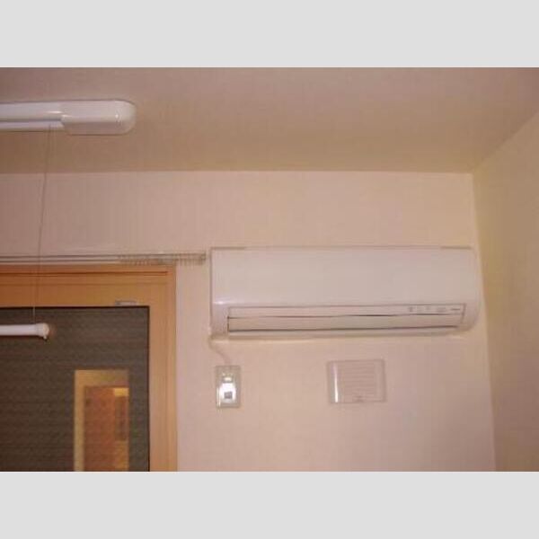 その他 (エアコン・室内物干金具設備)