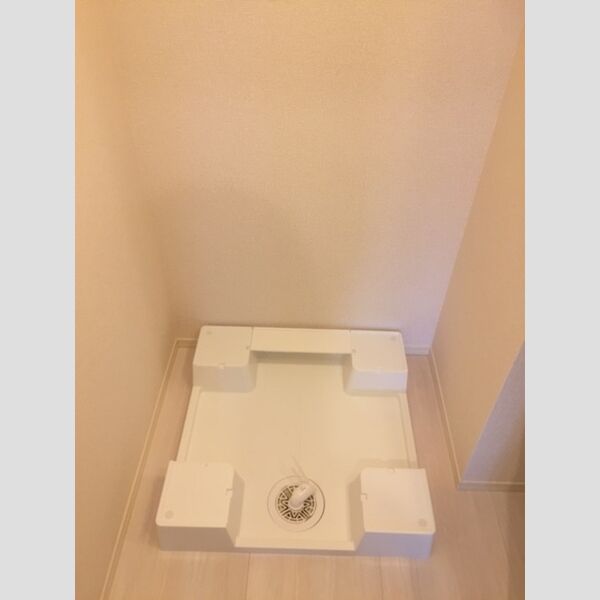 その他 (洗濯機置き場)